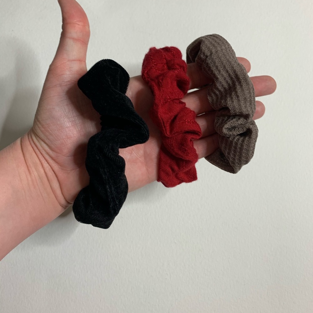 Neutral Scrunchie Set - Picture 4 of 5